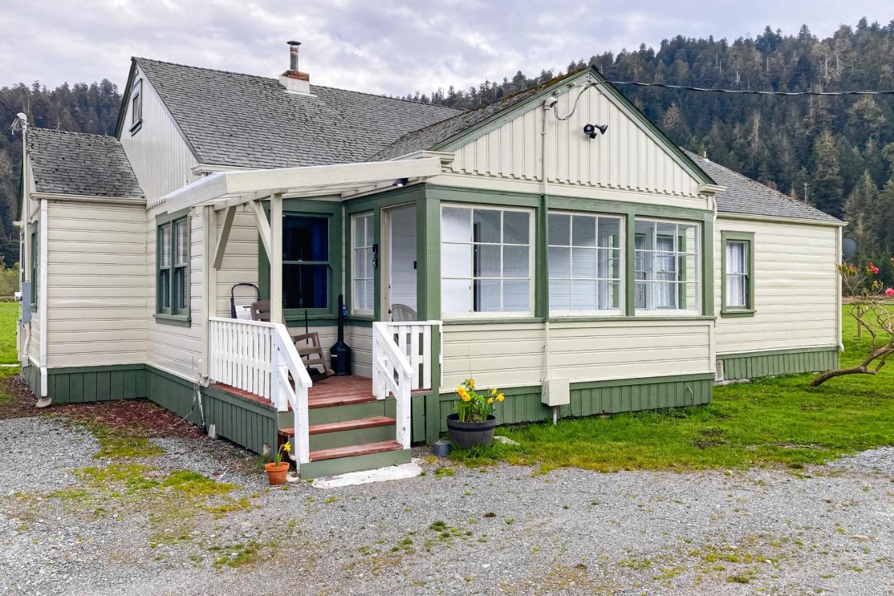 Redwood Farmhouse In The Orick Valley エクステリア 写真